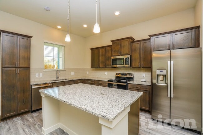 Photo - 9835 Willow Creek Commerce Dr