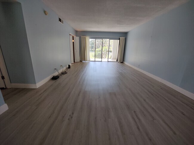 Photo - 3200 N Palm Aire Dr Unidad 208