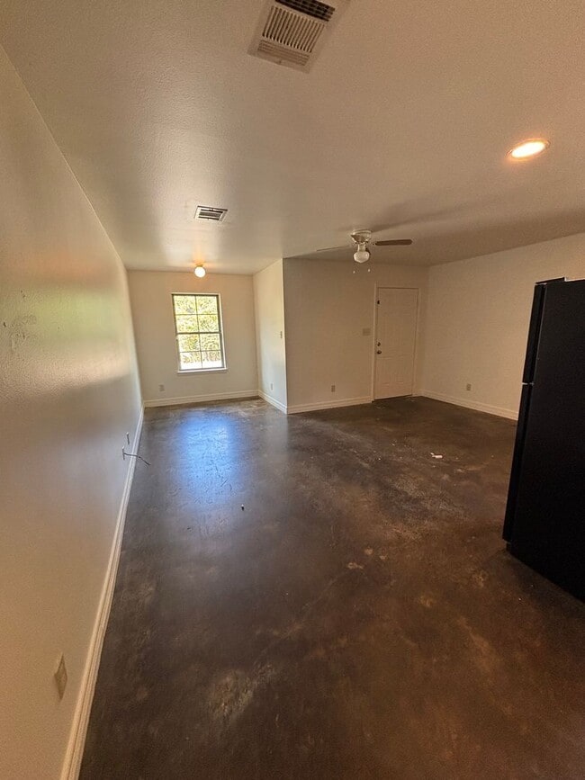 Photo - 1719 Lakeshore Dr Unidad A (Right)