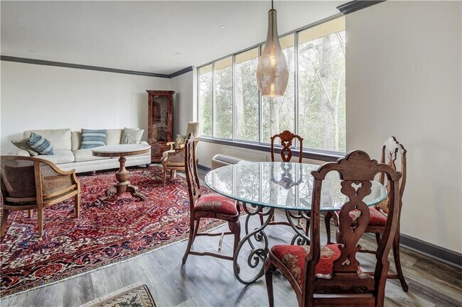 Photo - 2637 Peachtree Rd