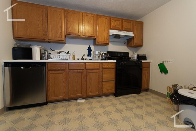 Photo - 2BR 1Bth unit. Heat/Hot Water included. Walk to T.