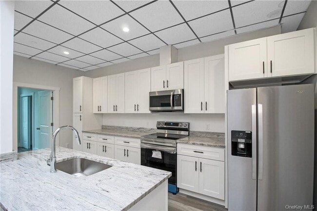 Building Photo - 939 Central Ave Unit 3 Rental