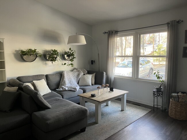 Photo - 2119 Strebor St