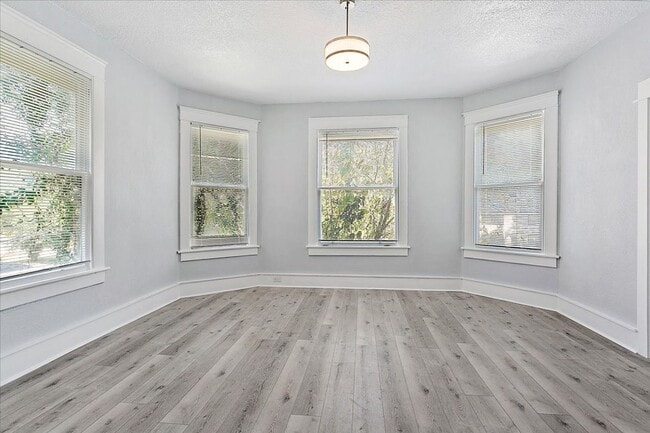 Photo - 2142 Park St Unit B