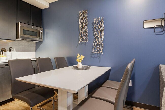 Photo - 611 Commerce St Unidad ID1267089P