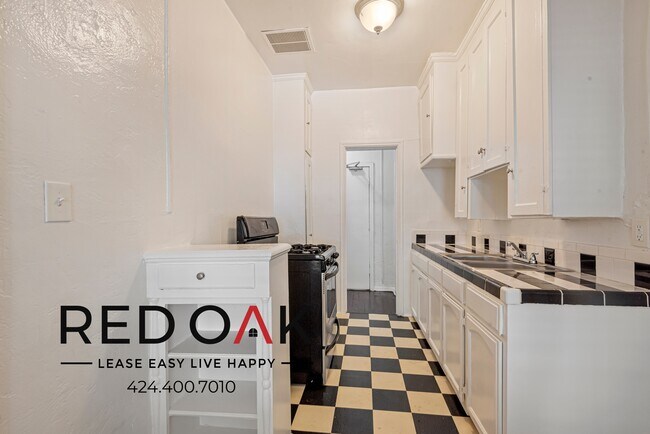 Photo - 849 S Oxford Ave Unit 102