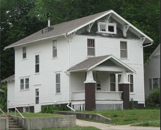 Building Photo - 317 N Sumner Ave