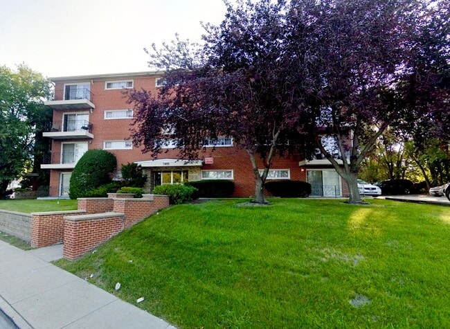 Building Photo - ? CHA Mobility Zone ? 2-Bedroom, Fully Renovated, Modern Upscale Apartment ? Unit Apt 3-B