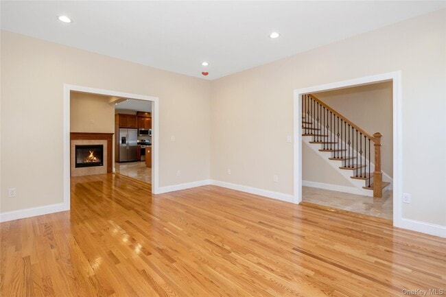 Photo - 16 Grand Blvd