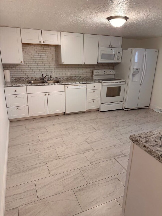Photo - **RENTAL AVAILABLE**  Beautiful 2 Bedroom ...