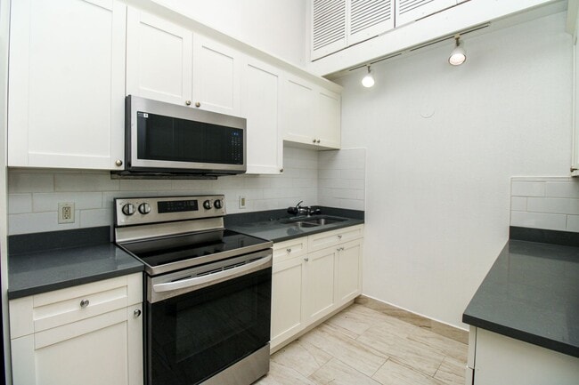Photo - ANNUAL UNFURNISHED ** Wiggins Pass West **... Unit 301