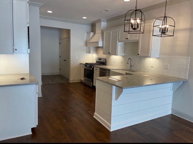 Photo - 3306 Stonecreek Dr Unit The Oxford House