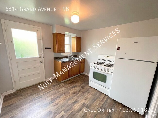 Building Photo - 2 Bed, 1 Bath Unit 9B Rental