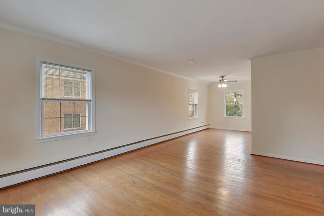 Building Photo - 4023 18th Rd N Unit 2