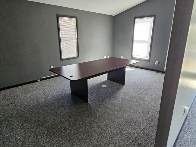 602 W Burlington Ave