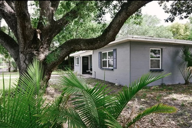 Photo - 7016 S De Soto St