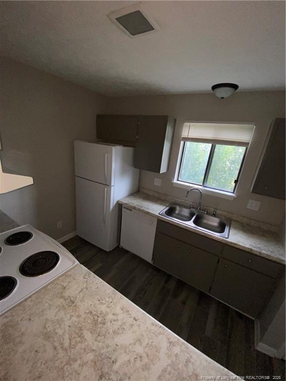 Photo - 927 Applewood Ln