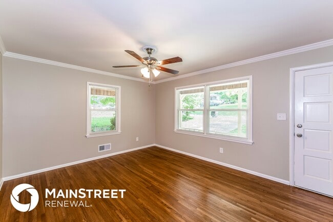 Photo - 112 26th Ave NW