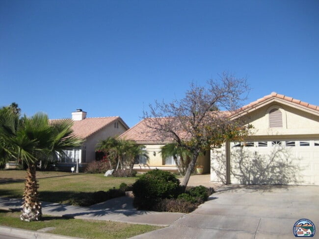 Building Photo - 2442 Vine St