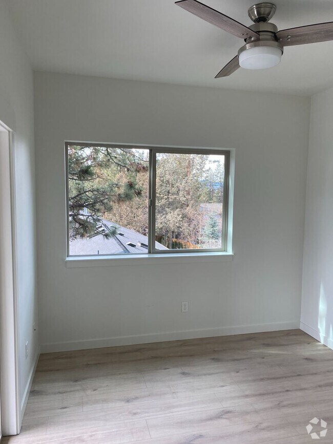Building Photo - 202 SW Maricopa Dr Rental
