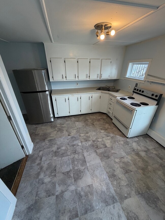 Photo - 10 Somerset Plz Unidad 12-2