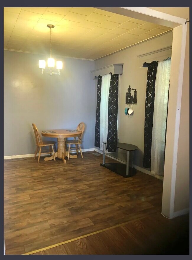 Photo - 106 Lancaster St