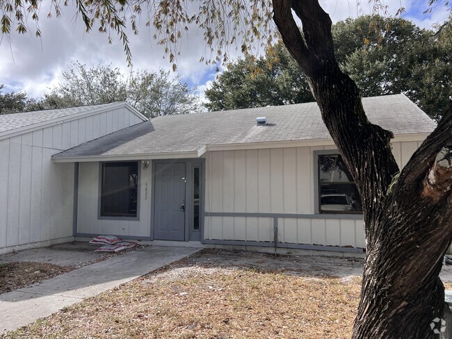 Building Photo - 3823 Woodridge Terrace Rental