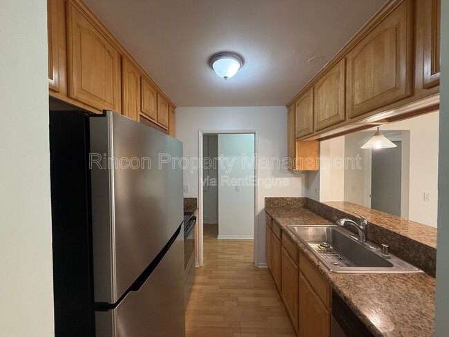 Photo - 236 E Surfside Dr