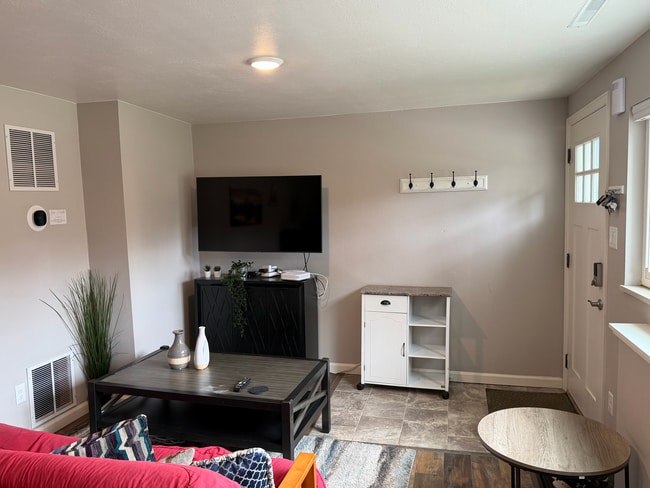 Photo - 215 N 14th St
