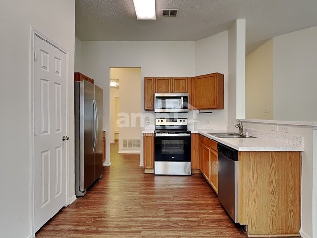 Photo - 2043 Wildwood Dr