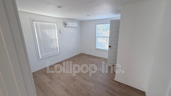 Photo - 2617 Sam Wilson St