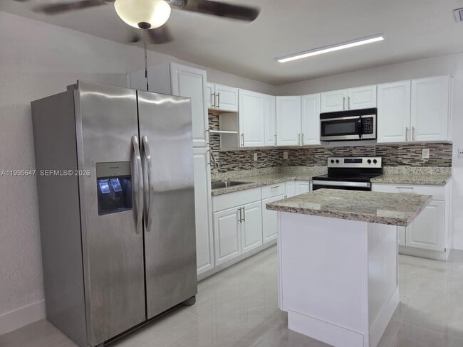 Photo - 550 SW 115th Ave Unidad 405H