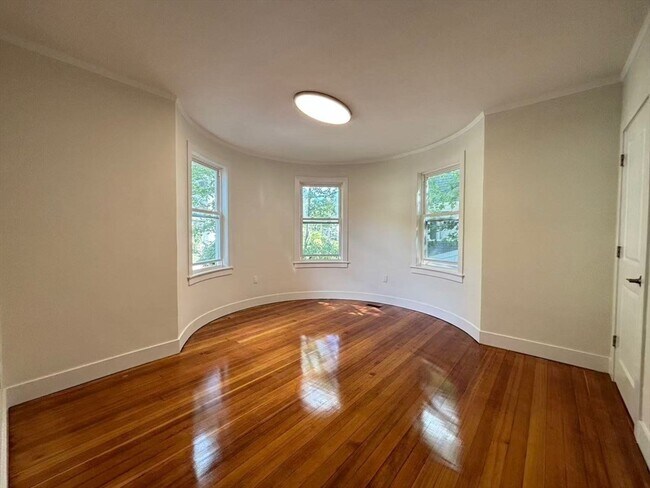 Building Photo - 391 Linwood Ave Unit 1 Rental