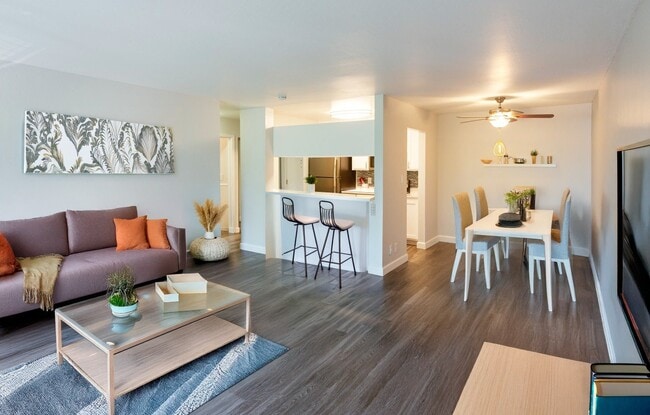 Building Photo - Redwood Plaza Apartments