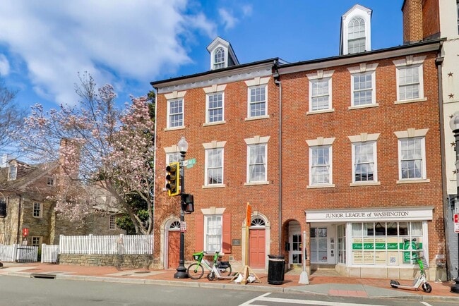 Building Photo - Junior League - 3039 M Unit 2