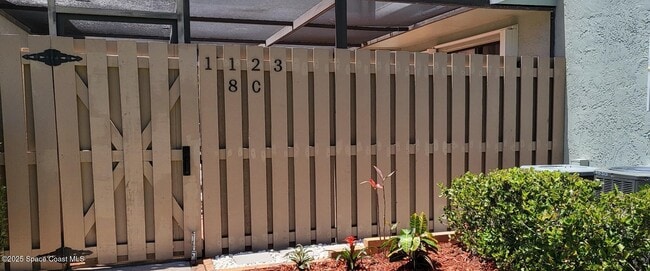 Photo - 1123 Breezy Way Unidad 8 Rental