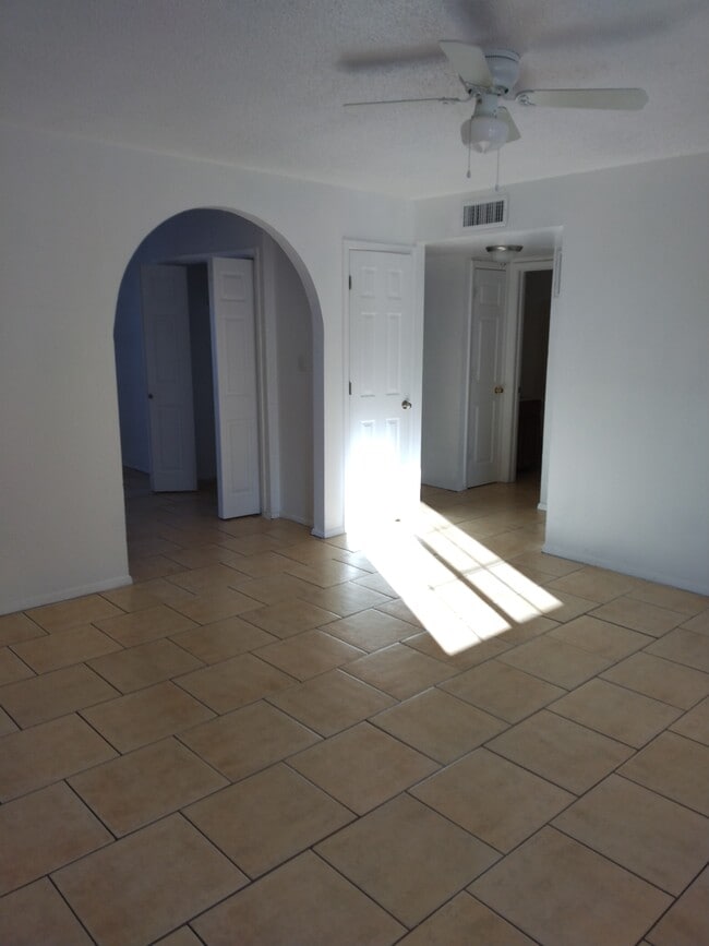 Photo - 1316 S Sandburg Dr Unit 1316 Sandburg Drive