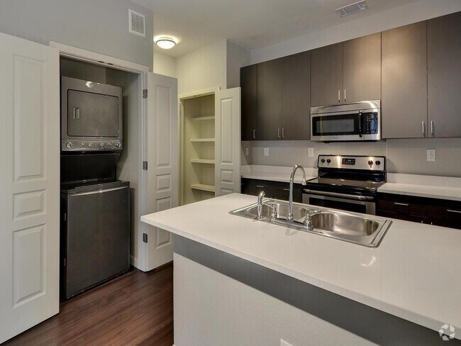 Building Photo - 2822 Rio Grande St Unit 303 Rental