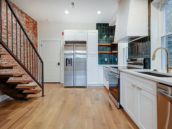 Photo - 1922 W Diamond St Unit 10