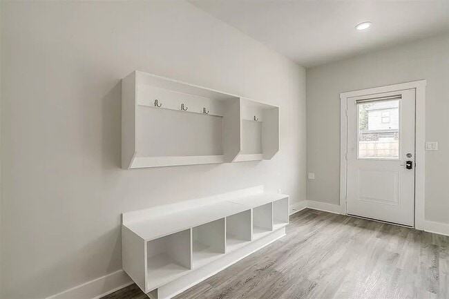 Photo - 2305 Benbrook Blvd