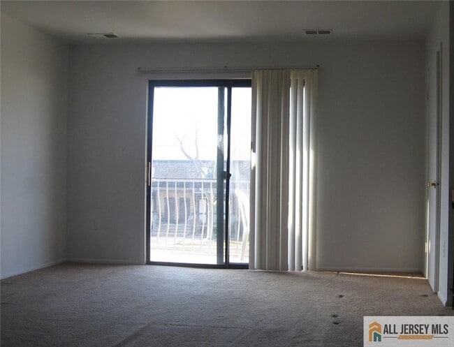 Photo - 503 N Oaks Blvd