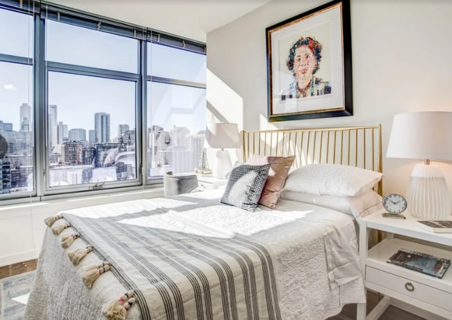 Photo - 341 W Chestnut St