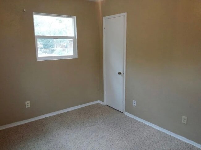 Photo - 4013 Locust Dr