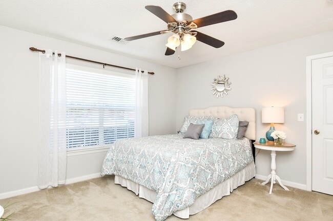 Shadow Creek Apartments