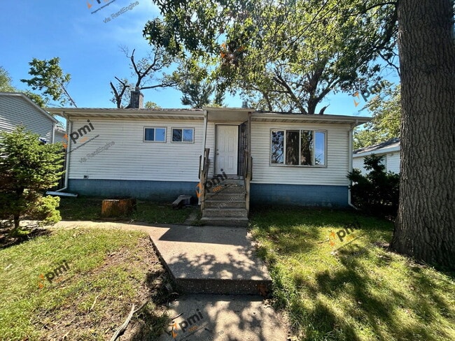 1811 E 28th Ave