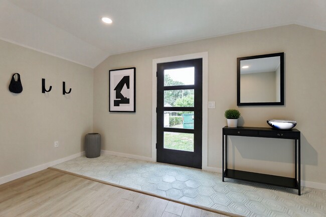 Photo - 205 Island Rd