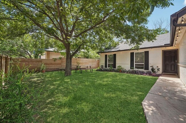 Photo - 1213 S Trace Dr