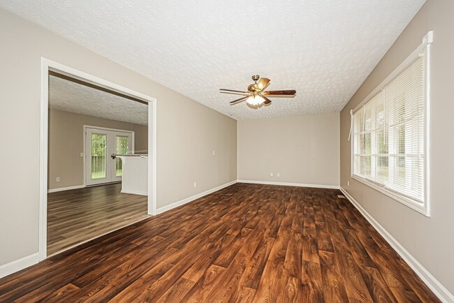 Photo - 5234 Swiss Air Dr