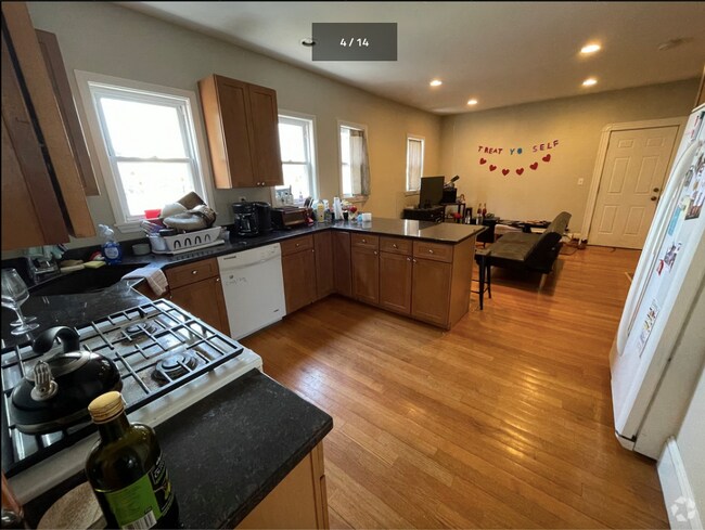 Building Photo - 4 Warner St Unit 1 Rental