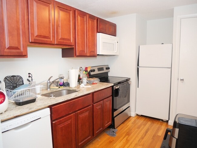 Photo - 1050 Commonwealth Ave Apartamentos